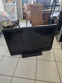 42in TV Works Great. Can Test Before You Leave.