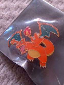 Pokémon Charizard Pin