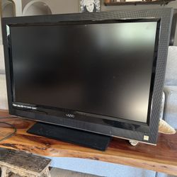32 Inch Vizio TV