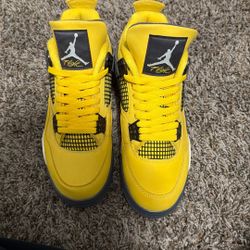 Jordan 4 Lightning