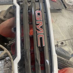 2022 GMC Sierra Grill OEM 