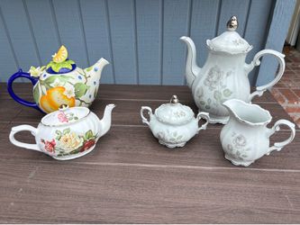 Vintage tea pots