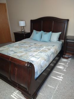 Wood Queen bedroom 4 ps. set