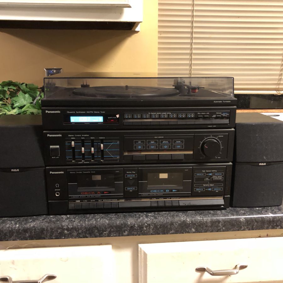 Vintage PANASONIC stereo system. Turntable, cassette and am fm radio includes 2 speakers “works”. 212 North Main Street. Buda.