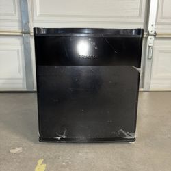 Hisense Mini fridge