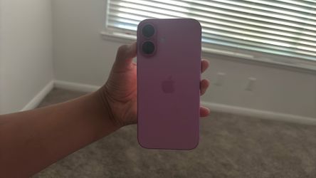 iPhone 16 pink