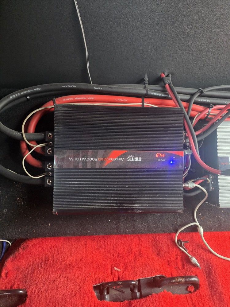 WDX G7 8000 watt speakers with custom box and amplifier.