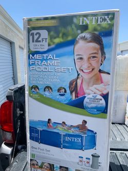 Intex 12 ft Metal Frame Swimming Pool w/Pump