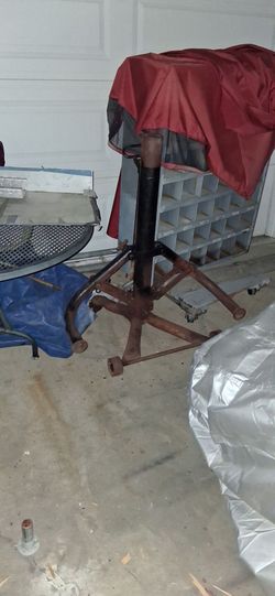 Old USA Made Milwaukee bumper jack