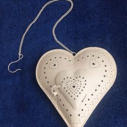 METAL HEART OPEN DOOR LANTERN DECOR 
