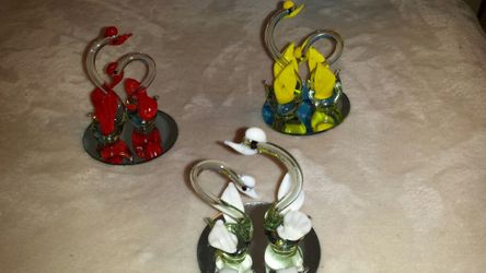 Swan glass display