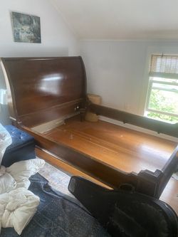 Queen Sleigh Bed