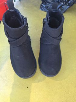 Little girls place boots size 6
