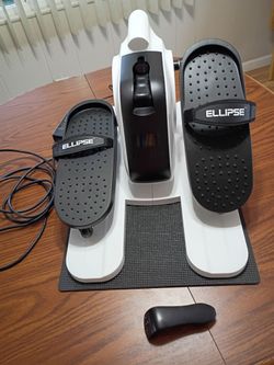Ellipse exerciser with remote
