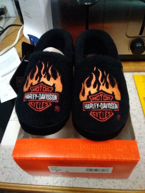 Slippers. Kids Size Small Or Med. And Larg Tye. New Still In Box At In