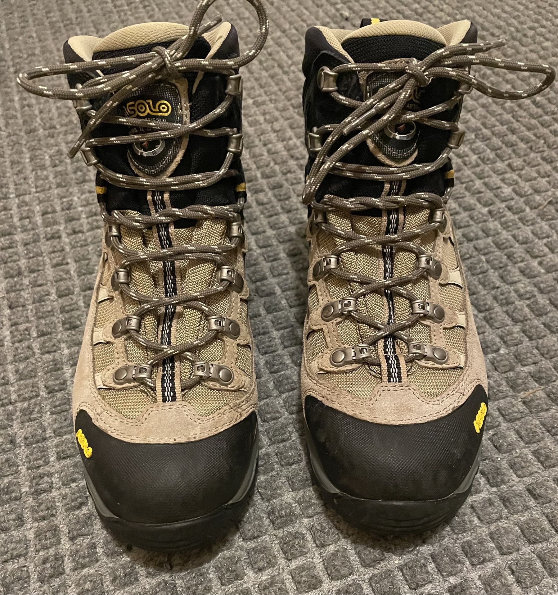Asolo Stynger GTX Womens Hiking/Scrambling Boot. Size 42.