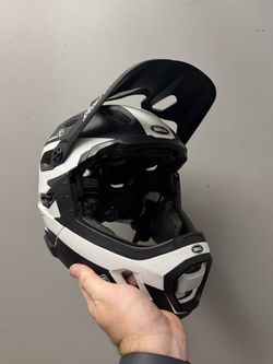 Bell Super DH MIPS Mountain Biking Helmet, size Medium