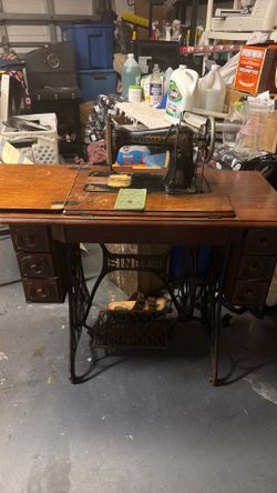 Vintage Singer Sewing Machine