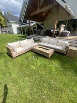 Outdoor Set With Firepit