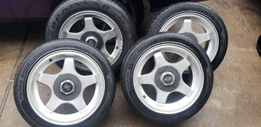1996 Impala SS Original Wheels with hubcaps 17 inch 5x5
