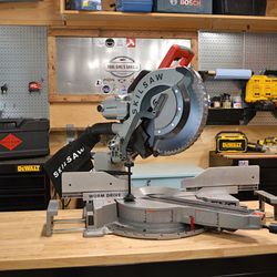 SKILLSAW MITTERSAW 12" NEW STAND INCLUDED 650$ NEVER USED