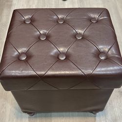 Storage ottoman Cube