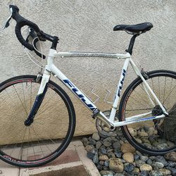 Fuji Roubaix 2.0 58cm Road Bike Bicycle