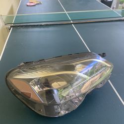 Mercedes E Class Headlight 