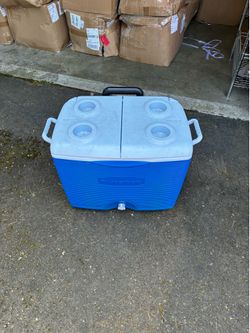 Rubbermaid Cooler
