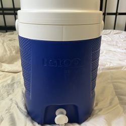 2 Gallon Igloo Water Cooler