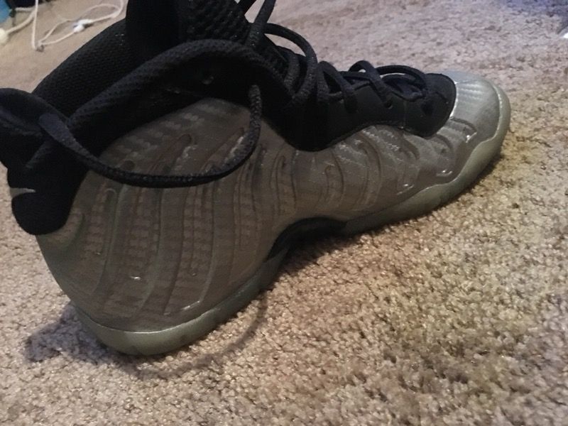 Nike foams kids size 4 only worn couple times $180 brand new