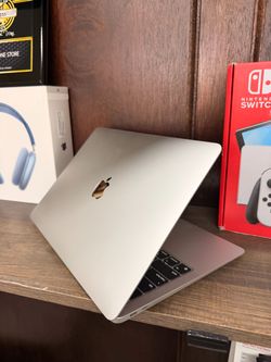Apple - MacBook Air 13-inch Laptop Built for Apple Intelligence - M4 Chip (16GB RAM - 256GB SSD) | $5 Down | Afterpay