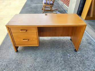 Rolling desk
