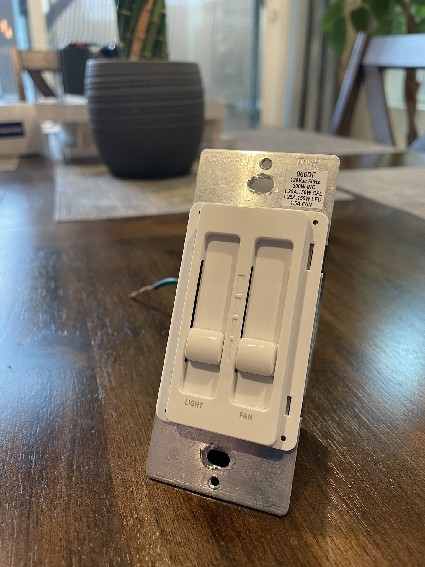 Leviton Fan Light Switch White
