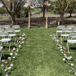 It’s Wedding Season!! Book Now For Beautiful Fresh Flowers!🌺 