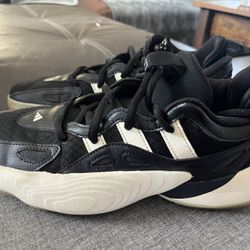 Adidas Trae Young Shoe Size 8 Mens