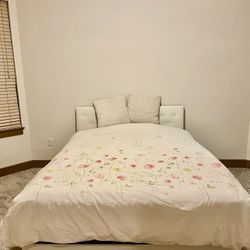 Free Queen size bed with mattress For Pick Up
