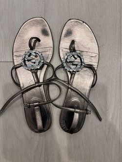 Gucci Interlocking G Logo Leather T-Strap Sandals