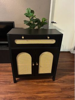 Storage cabinet