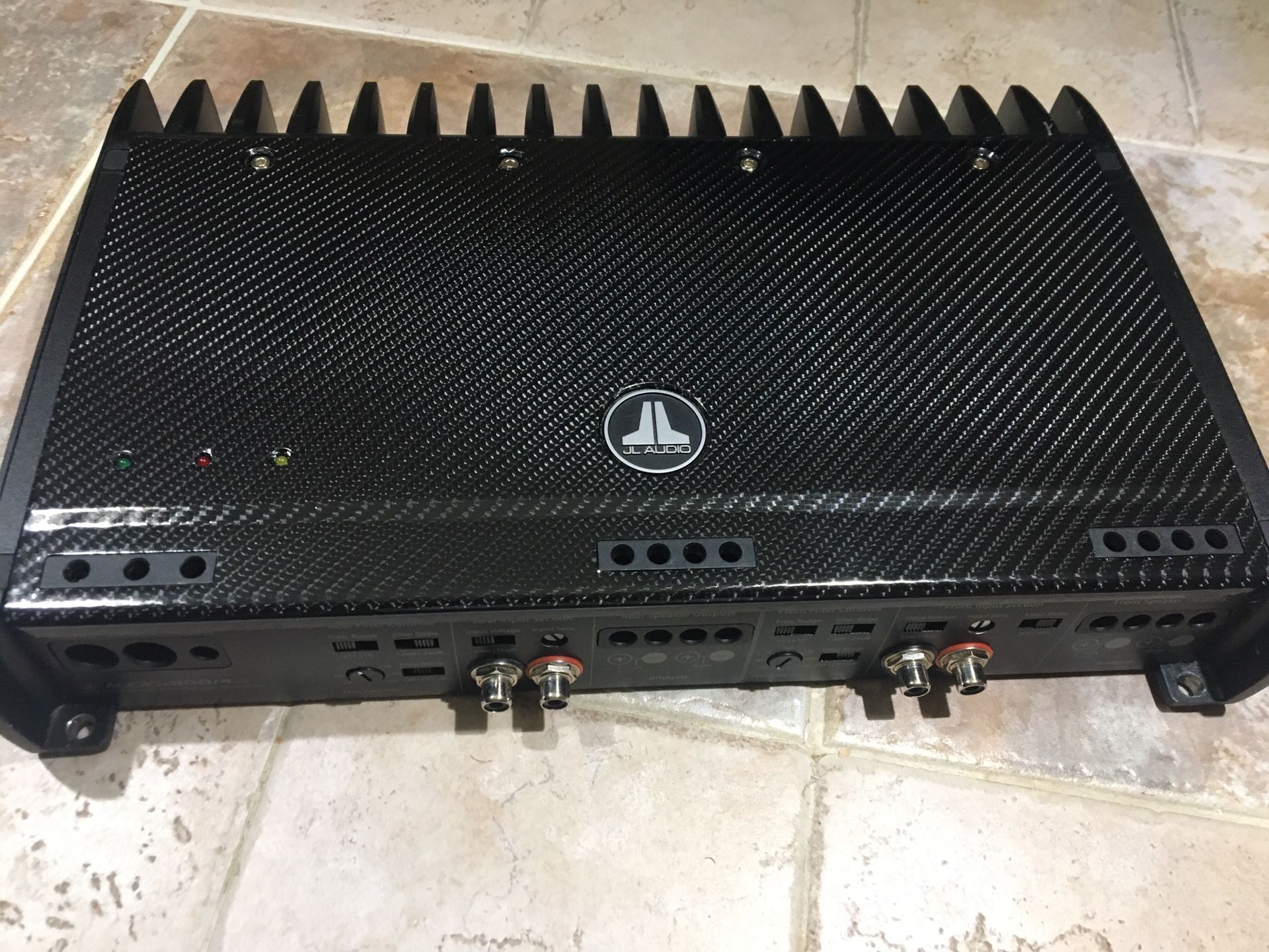 JL audio 300/4 v3 car amplifiers