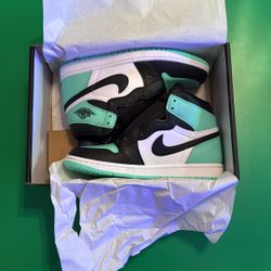 Jordan 1 Size 9 Green Glow Brand New