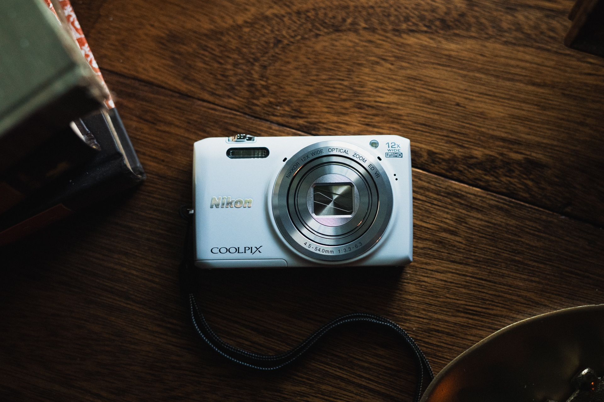 Nikon Coolpix S6800