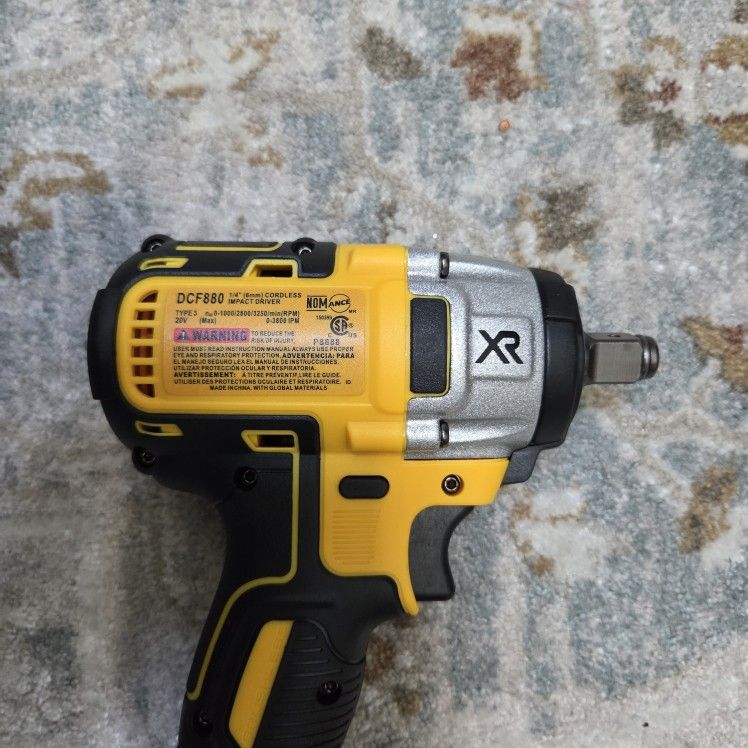 Dewalt DCF880 20V XR Brushless Cordless Impact NEW w battery & charger free ship
