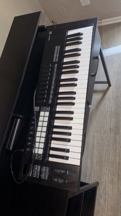 Keyboard LAUNCHKEY 49
