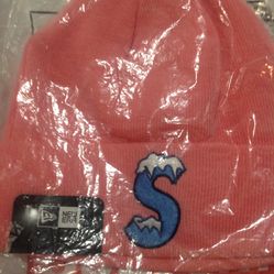 Supreme Fw20 New Era S Snow Beanie pink