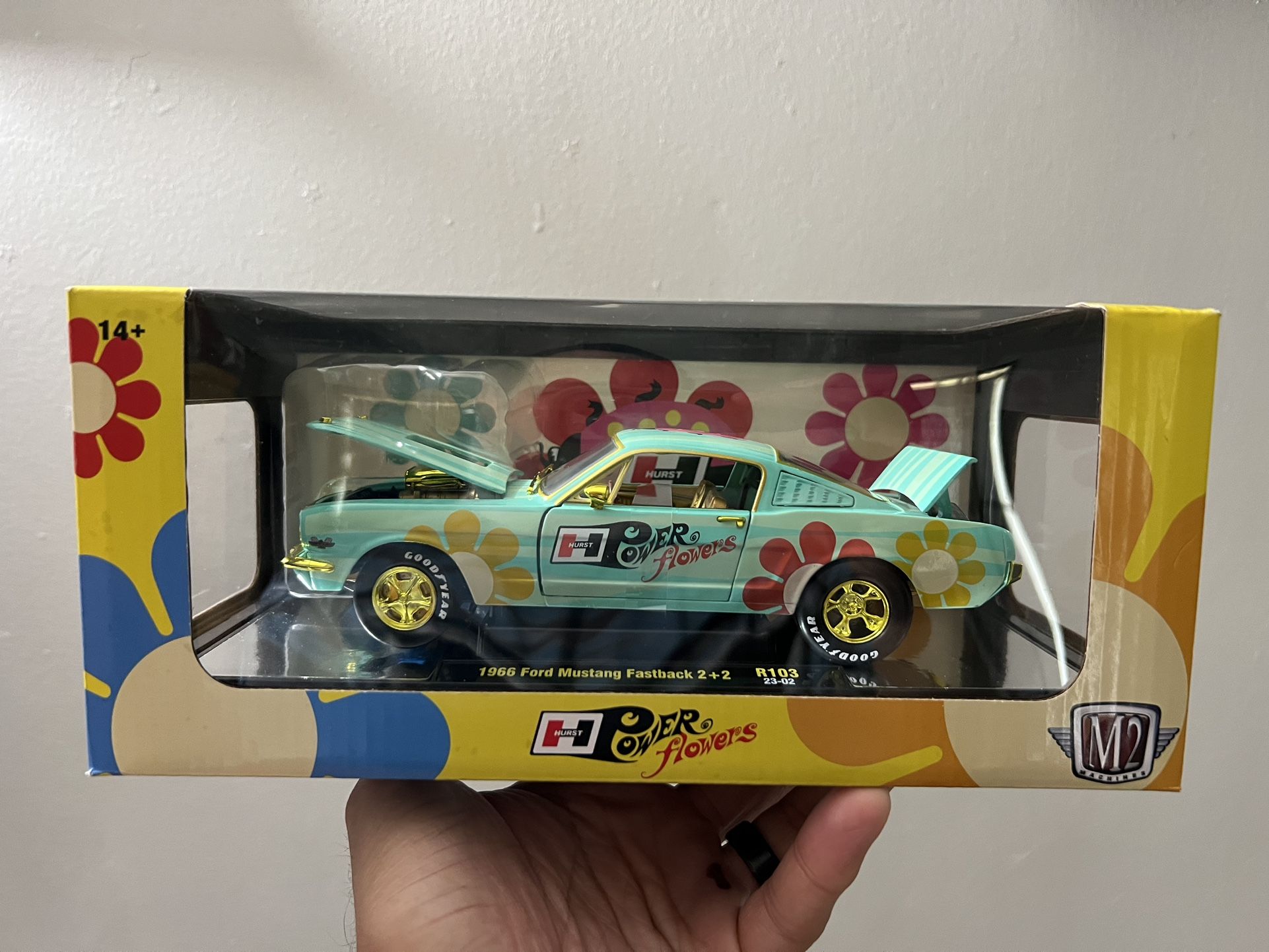 M2 Machines 1966 Ford Mustang Fastback 2+2 CHASE HURST POWER FLOWERS NEW