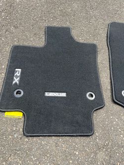Lexus Carped Floor Mats and Cargo Covet