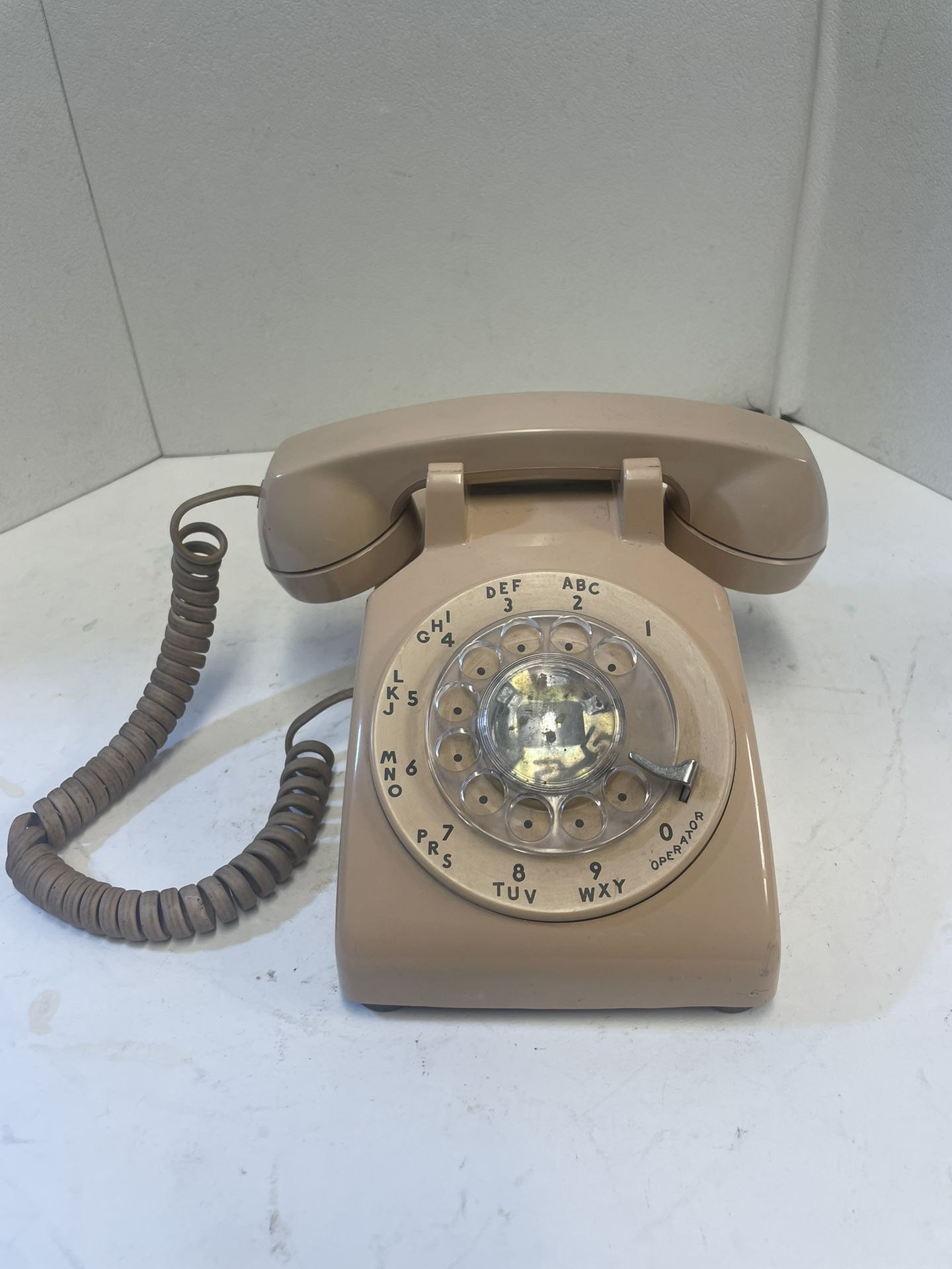 VTG Bell System Western Electric 500DM Tan/Beige Rotary Phone