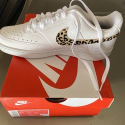 Nike Tennis Shoes Size 8.5 