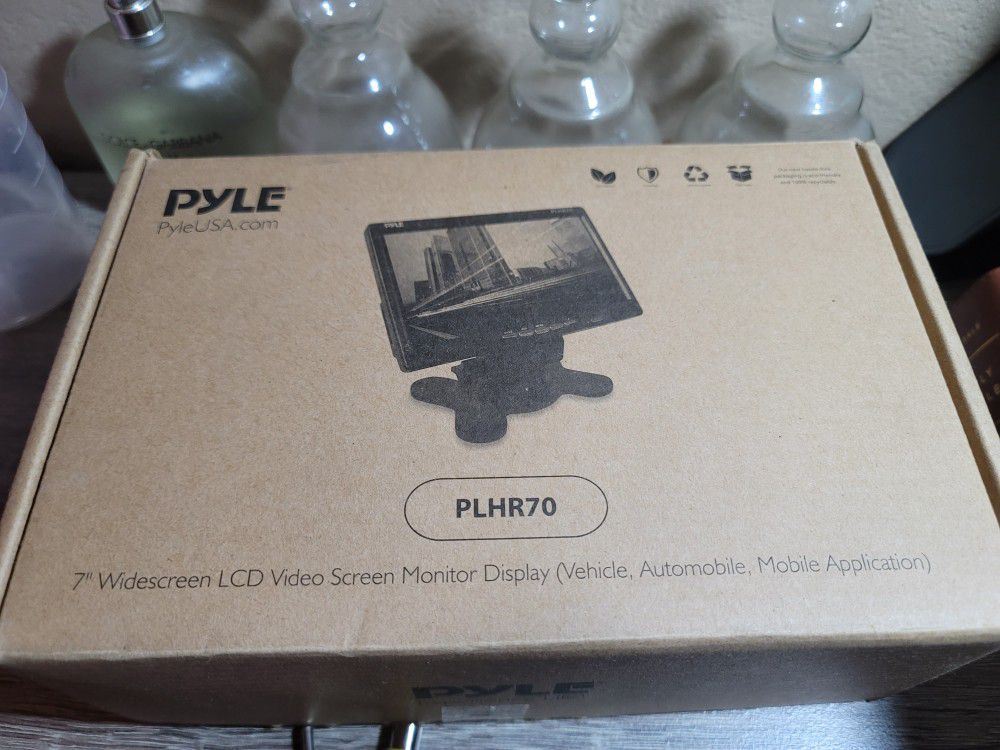 PYLE 7 INCH LCD MONITOR 